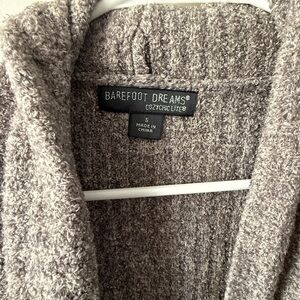 Barefoot dreams Cozy Style 494 Small